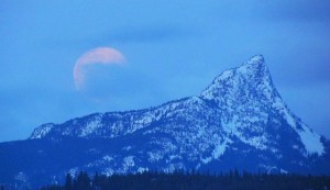 ghost moon over Finger Peak