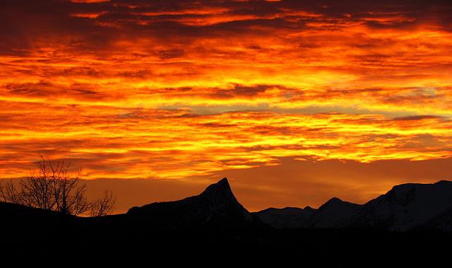 sun setting behind Finger Peak