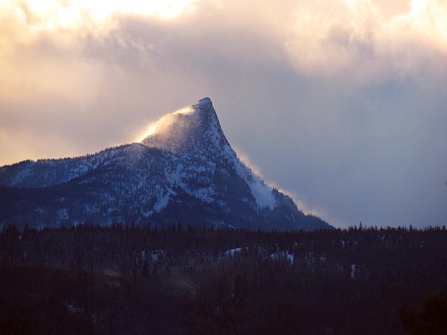 blowing snow on Finger Peak